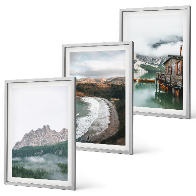 Conjunto de 3 quadros com moldura Casa de madeira nas praias da montanha