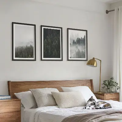 Conjunto de quadros para sala de estar com tema de florestas verdes, neblina e natureza