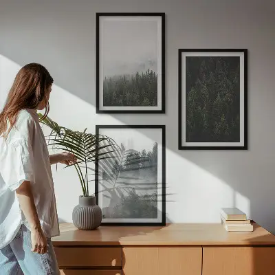 Conjunto de quadros para sala de estar com tema de florestas verdes, neblina e natureza