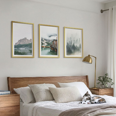 Conjunto de 3 quadros com moldura Montanhas, lago, chalé, neblina
