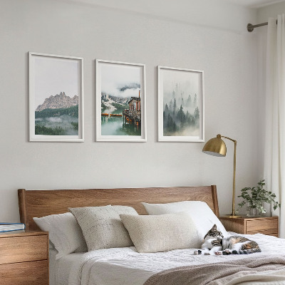 Conjunto de 3 quadros com moldura Montanhas, lago, chalé, neblina