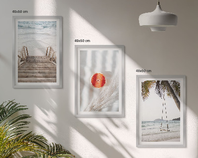 Composição de quadros moderna férias com escadas de madeira na praia