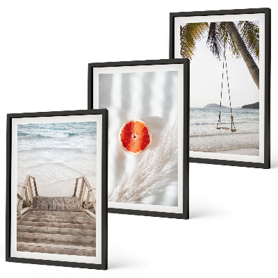 Composição de quadros moderna férias com escadas de madeira na praia