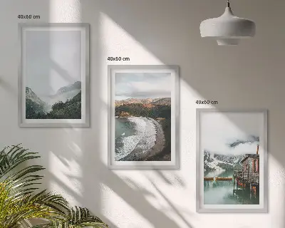 Conjunto de 3 quadros com moldura estampas de montanhas, praia, nuvens e água