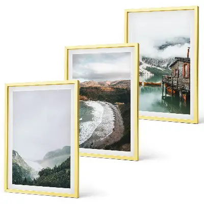 Conjunto de 3 quadros com moldura estampas de montanhas, praia, nuvens e água
