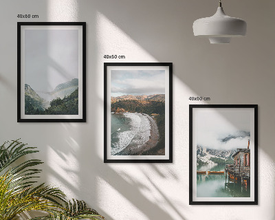Conjunto de 3 quadros com moldura Montanhas, praia, nuvens, água