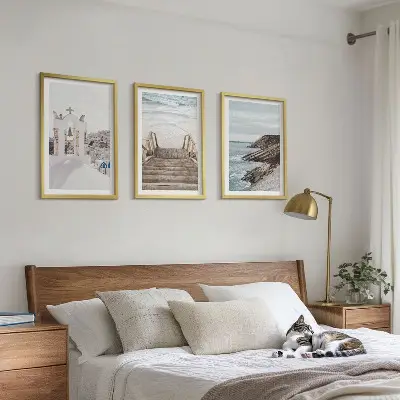 Conjunto de quadros para sala de estar com tema de arquitetura marítima de Santorini