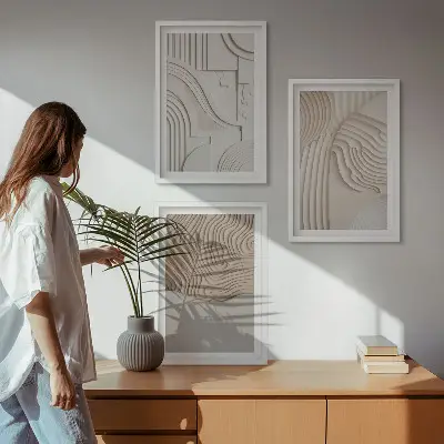 Conjunto de 3 quadros com moldura com padrões abstratos em bege e branco