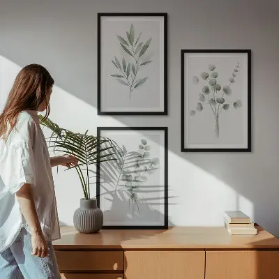 Conjunto de 3 quadros com moldura com estampa de padrões de plantas e vegetação