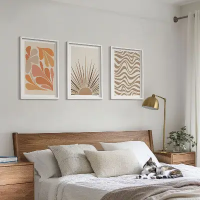 Composição de quadros moderna com formas de sol em estilo boho pastel