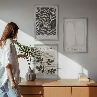 Conjunto de 3 quadros com moldura com estampas de padrões e linhas de plantas