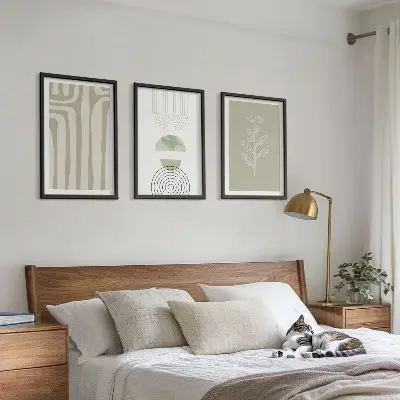 Conjunto de quadros para sala de estar com padrões geométricos de plantas