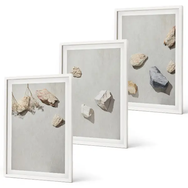Conjunto de quadros para sala de estar com decoração de praia em estilo boho com pedras
