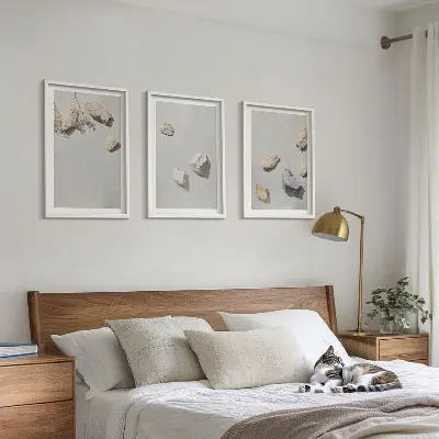 Conjunto de quadros para sala de estar com decoração de praia em estilo boho com pedras