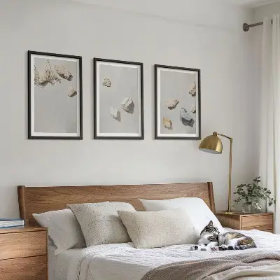 Conjunto de quadros para sala de estar com decoração de praia em estilo boho com pedras