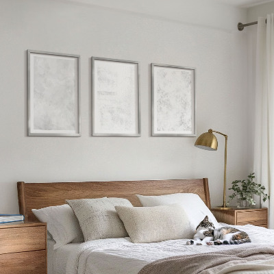 Conjunto de 3 quadros com moldura fundo minimalista com manchas brancas
