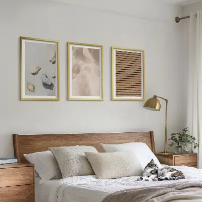 Composição de quadros moderna com texturas de pedra, madeira e tecido