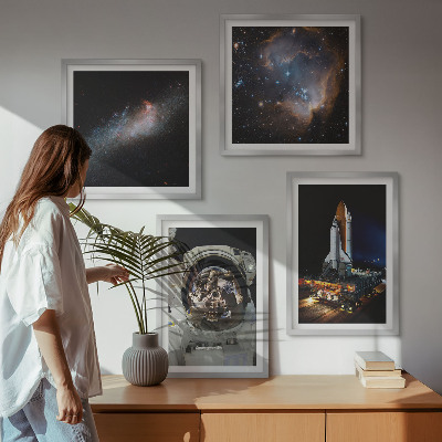 Conjunto de 4 quadros com moldura Astronautas pousando na Lua