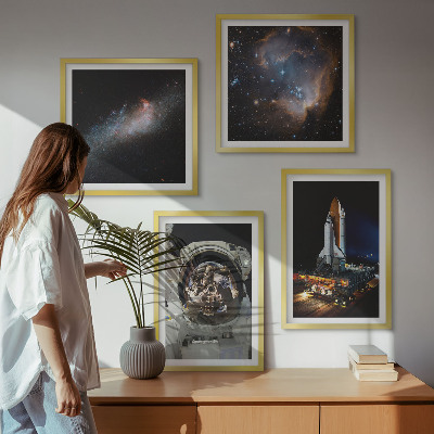 Conjunto de 4 quadros com moldura Astronautas pousando na Lua