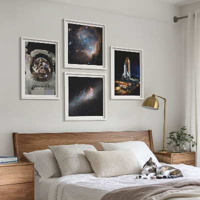Conjunto de 4 quadros com moldura Astronautas pousando na Lua