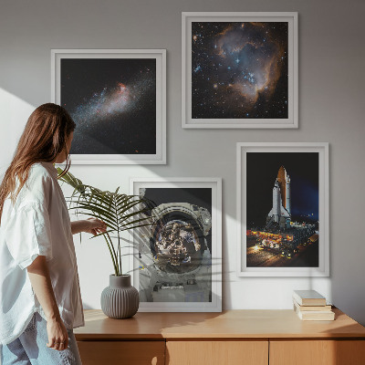 Conjunto de 4 quadros com moldura Astronautas pousando na Lua