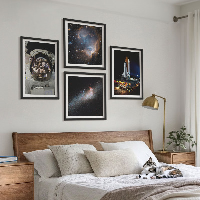 Conjunto de 4 quadros com moldura Astronautas pousando na Lua
