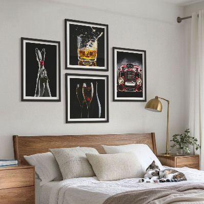 Composição de quadros Pernas de mulher rosa carro vinho