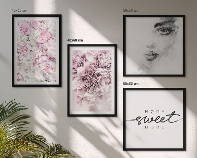 Composição de quadros Retrato de uma mulher em casa com peônias