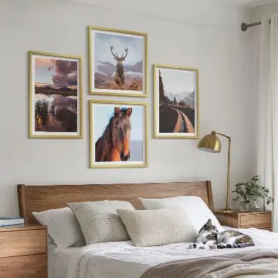 Conjunto de 4 quadros com moldura de paisagens de montanha com renas e estrada para cavalos