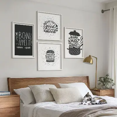 Políptico com moldura com estampas de gráficos, comida e slogans culinários