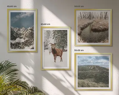 Conjunto de 4 quadros com moldura paisagem de floresta e cervos nas montanhas