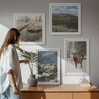 Conjunto de 4 quadros com moldura paisagem de floresta e cervos nas montanhas