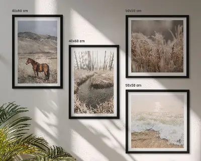 Políptico com moldura paisagem de cavalos em floresta de ervas marinhas
