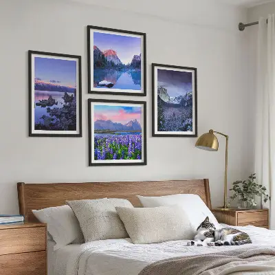 Composição de quadros com paisagens de montanhas, água e campo de flores