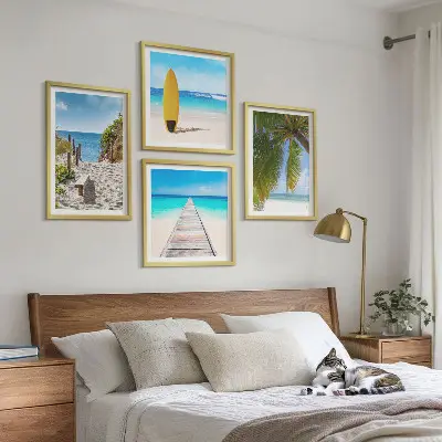 Conjunto de 4 quadros com moldura com estampa de vista de férias, praia e palmeiras