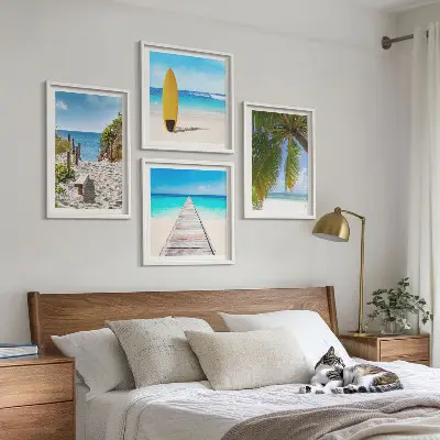 Conjunto de 4 quadros com moldura com estampa de vista de férias, praia e palmeiras