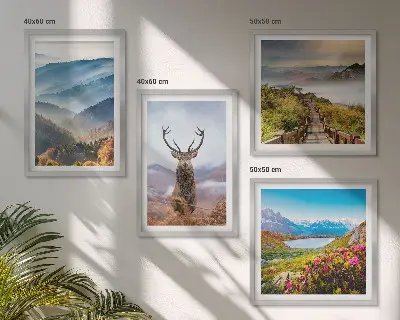 Conjunto de 4 quadros com moldura de paisagem montanhosa com lago e veado