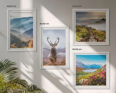 Conjunto de 4 quadros com moldura de paisagem montanhosa com lago e veado