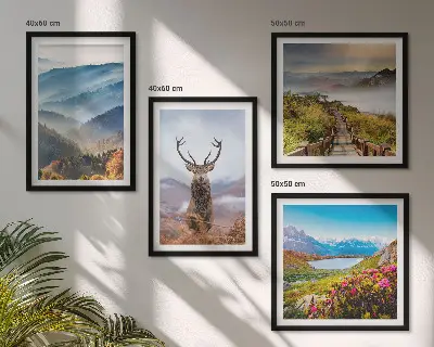 Conjunto de 4 quadros com moldura de paisagem montanhosa com lago e veado