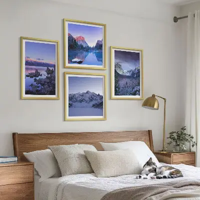 Políptico com moldura paisagens de montanha ao pôr do sol com água
