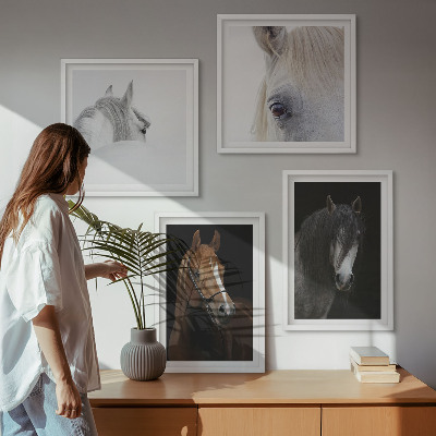 Composição de quadros Retratos de cavalos em tons pastel.