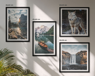 Conjunto de 4 quadros com moldura Montanhas, lagos, cachoeira, lobo