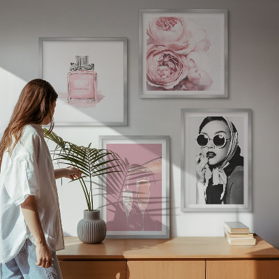 Composição de quadros Acessórios rosa estilosos