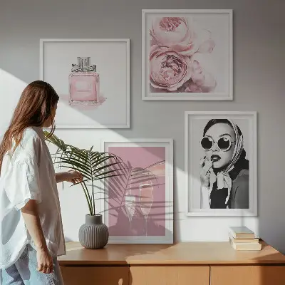 Composição de quadros com acessórios rosa estilosos