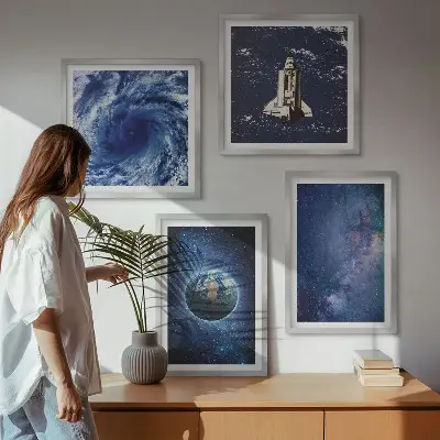Políptico com moldura estampa de galáxia com tempestade espacial da Terra