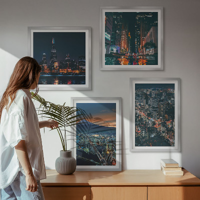 Conjunto de 4 quadros com moldura Vista da cidade a partir da montanha à noite.