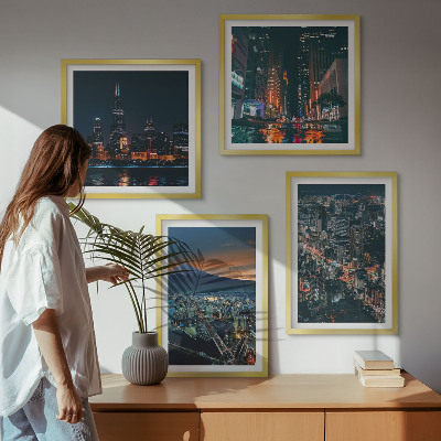 Conjunto de 4 quadros com moldura Vista da cidade a partir da montanha à noite.