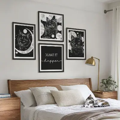 Composição de quadros planeta lua e gatos pretos