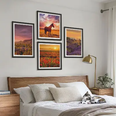 Composição de quadros de paisagem de montanha com cavalo e lavanda
