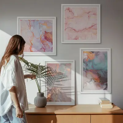 Conjunto de 4 quadros com moldura com padrões abstratos em tons pastel